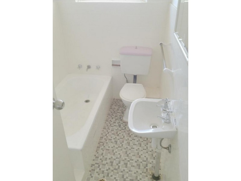 6/4 ST JUDES CRESCENT, Belmore NSW 2192