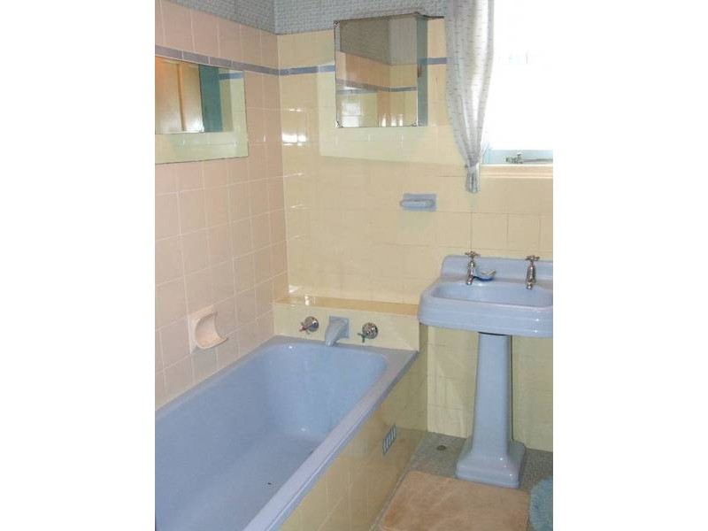 25 Seymour Parade, Belfield NSW 2191