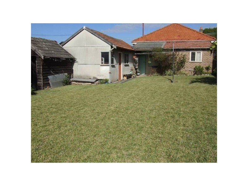 25 Seymour Parade, Belfield NSW 2191