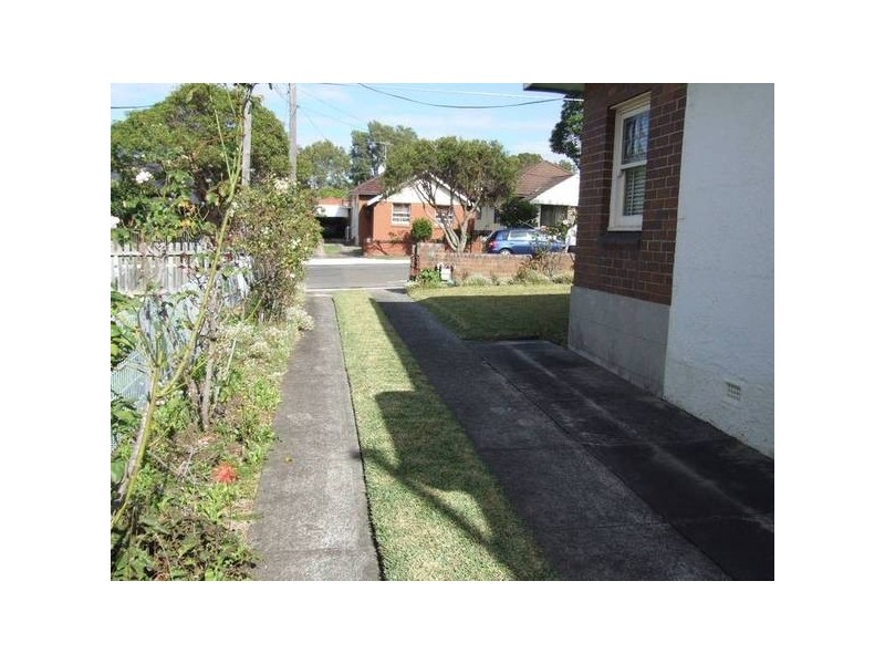 25 Seymour Parade, Belfield NSW 2191