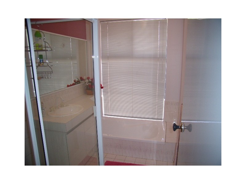 33 East Road, Hocking WA 6065