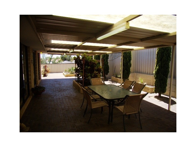 33 East Road, Hocking WA 6065