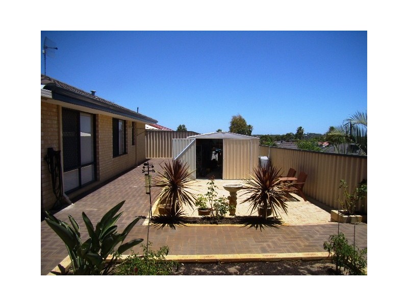 33 East Road, Hocking WA 6065