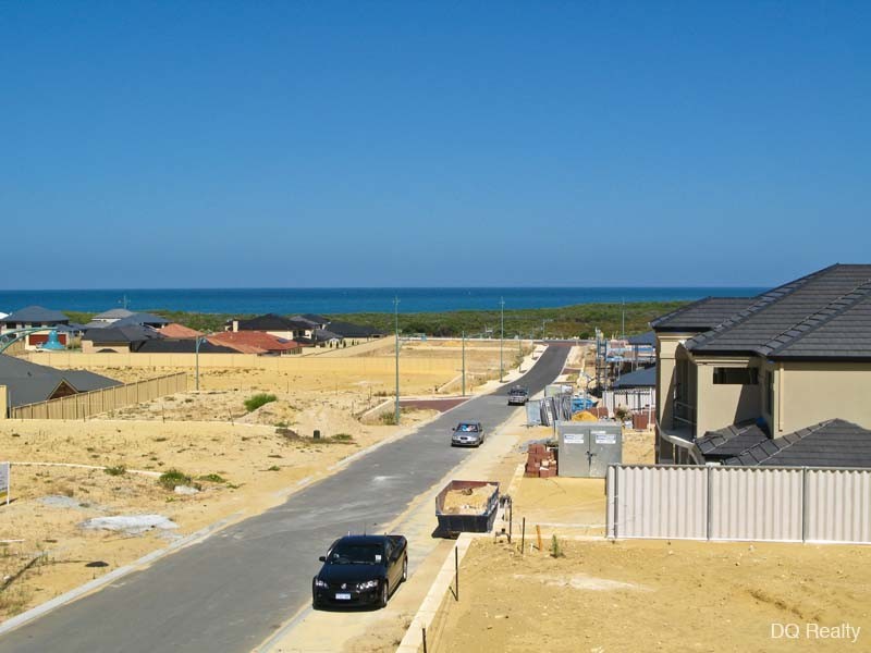 6 St Lucia Road, Iluka WA 6028