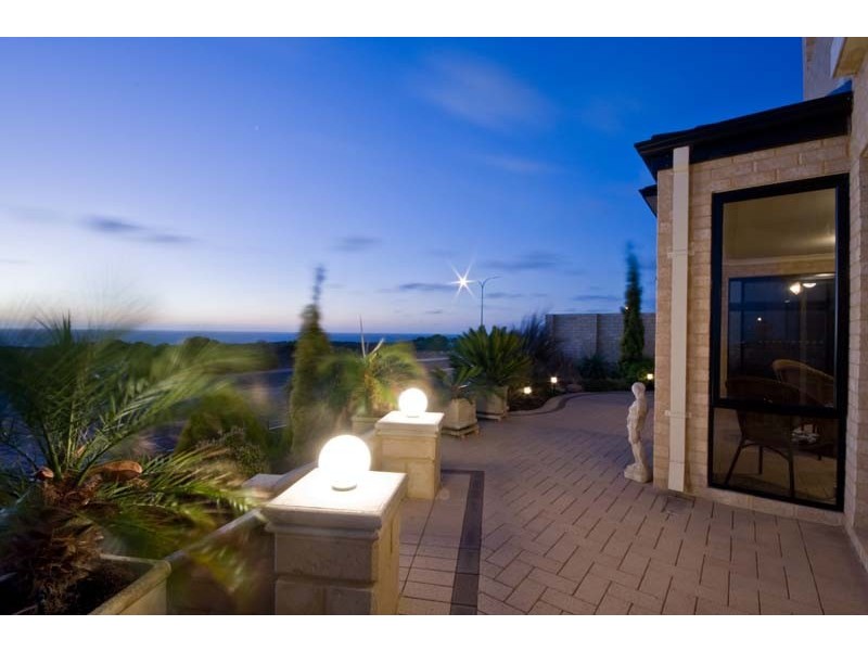 14 Dinghy Place, Ocean Reef WA 6027