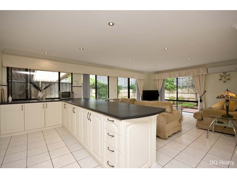 4 Clovelly Mews, Mindarie WA 6030