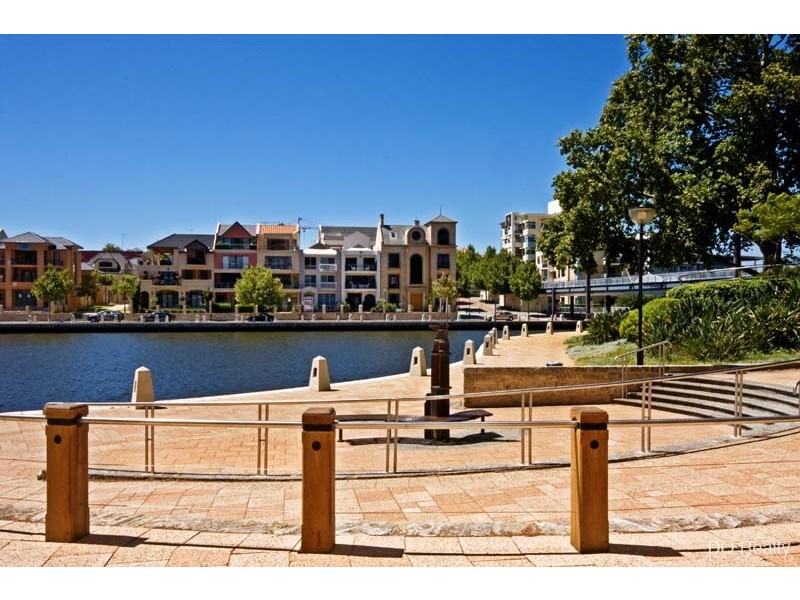 2/20 Royal Street, East Perth WA 6004