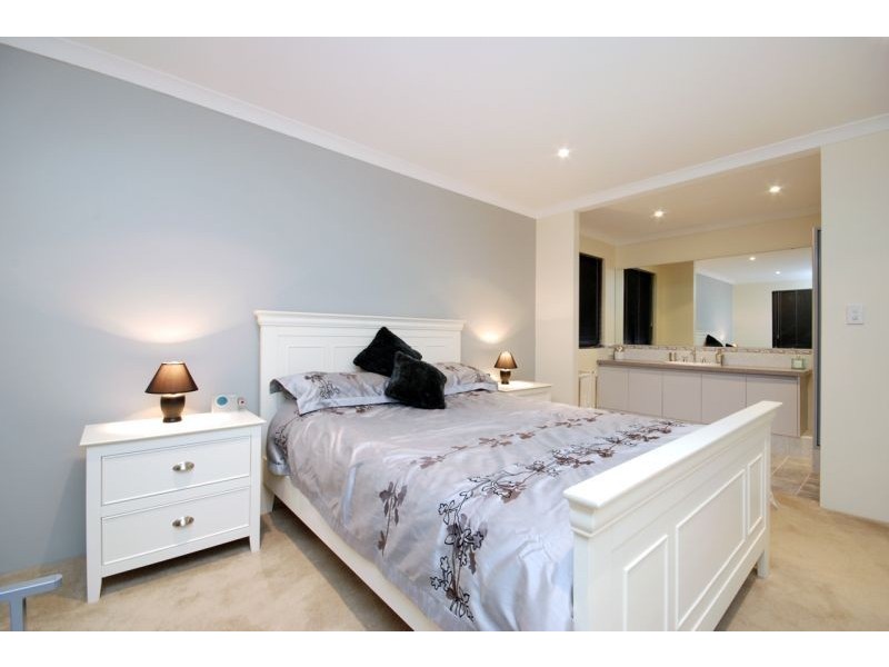 15 Vinciullo Way, Sinagra WA 6065