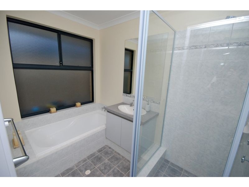 15 Vinciullo Way, Sinagra WA 6065