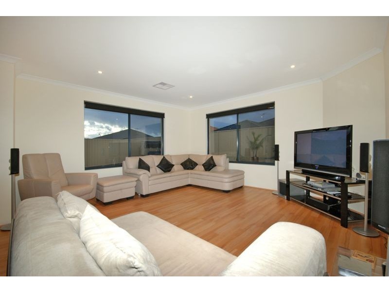 15 Vinciullo Way, Sinagra WA 6065