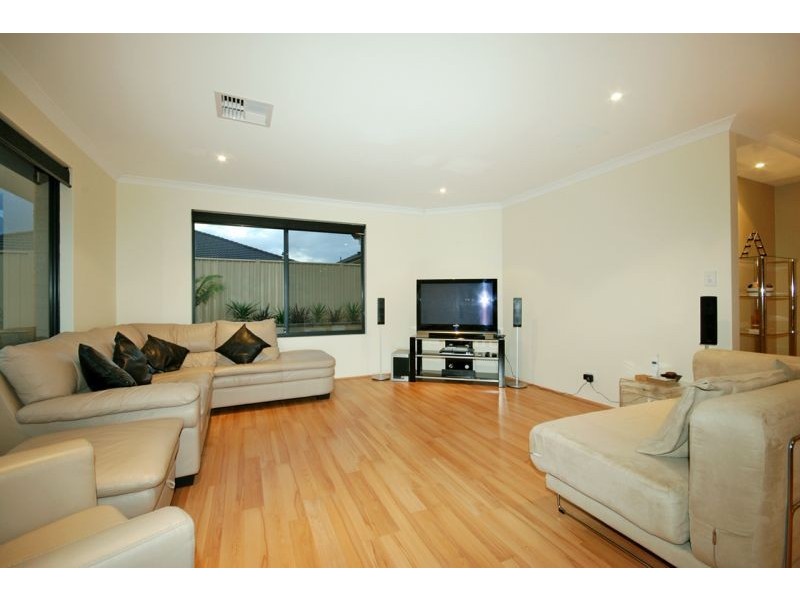 15 Vinciullo Way, Sinagra WA 6065