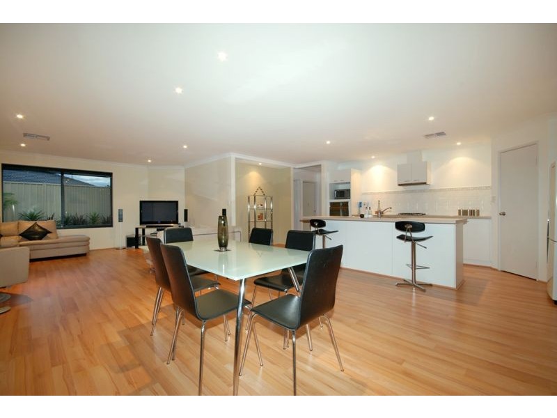 15 Vinciullo Way, Sinagra WA 6065