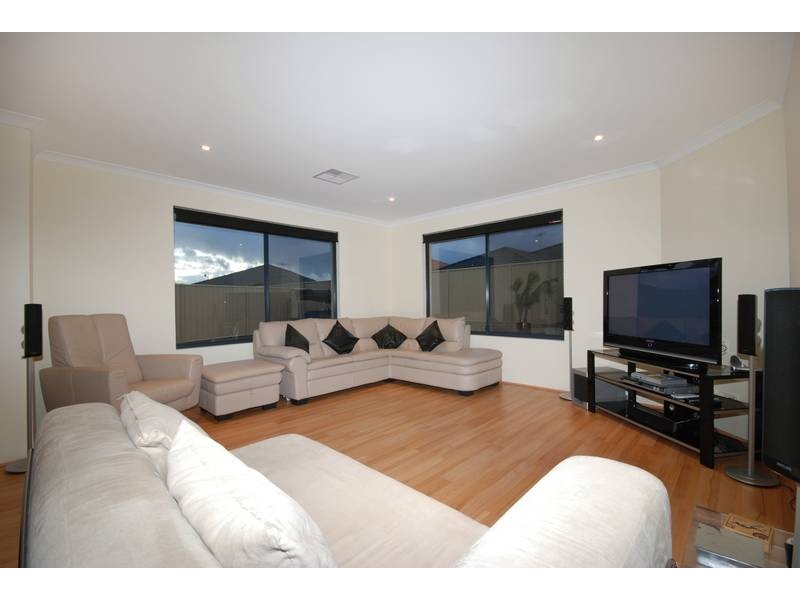 15 Vinciullo Way, Sinagra WA 6065