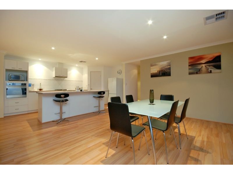 15 Vinciullo Way, Sinagra WA 6065