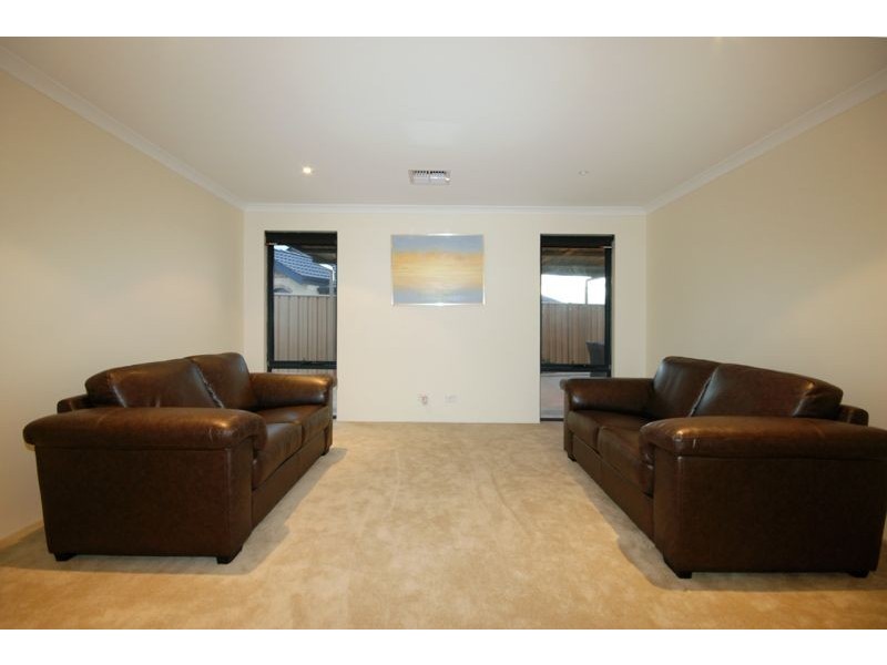 15 Vinciullo Way, Sinagra WA 6065
