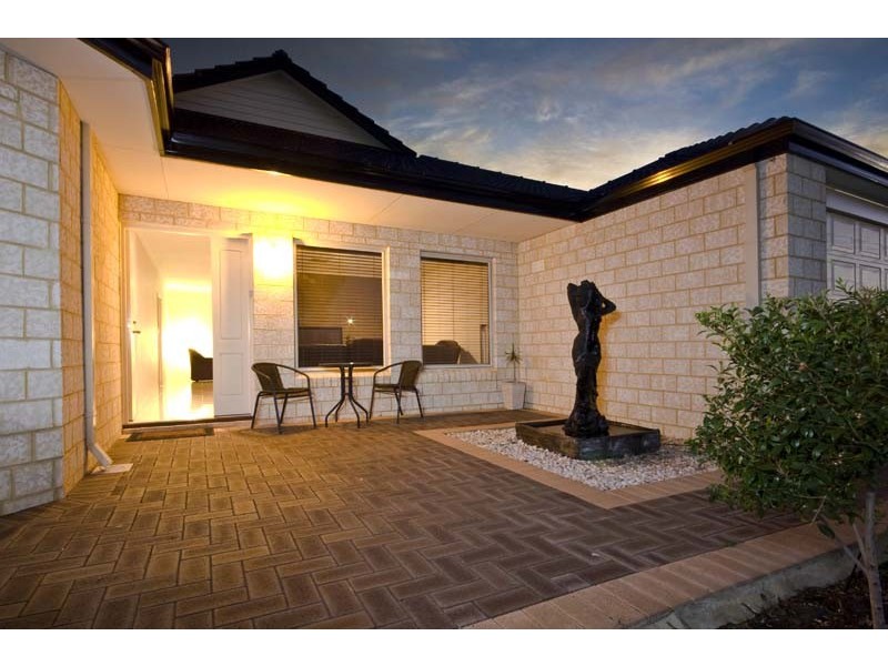 16 Castroreale Boulevard, Sinagra WA 6065