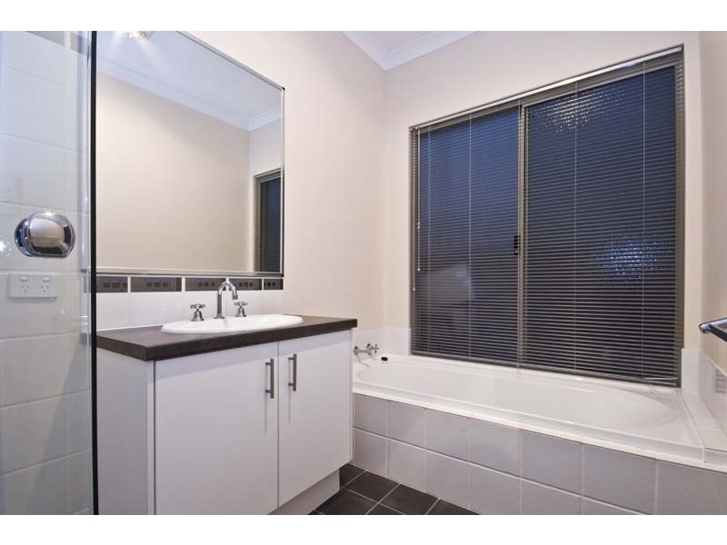 16 Castroreale Boulevard, Sinagra WA 6065