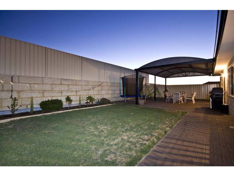 16 Castroreale Boulevard, Sinagra WA 6065