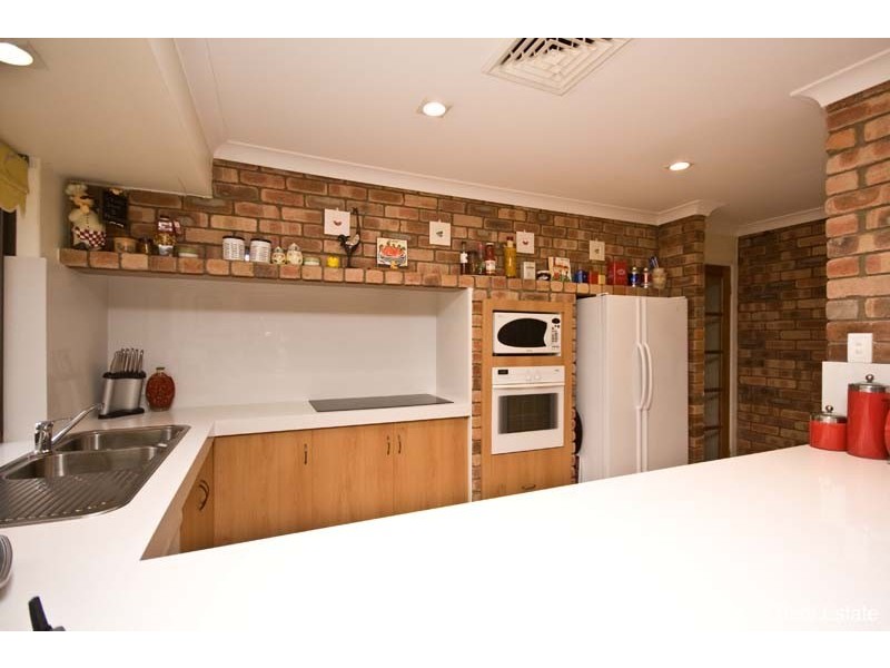 84 The Crest, Woodvale WA 6026