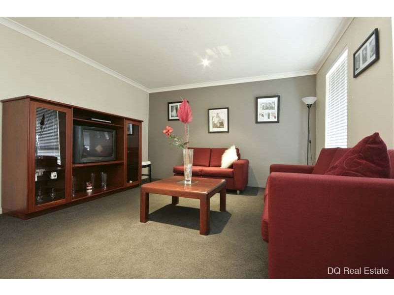 18 Vinciullo Way, Sinagra WA 6065