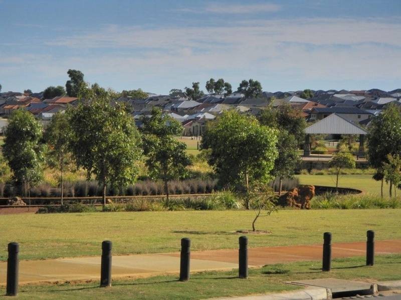 24 Edenbrook Terrace, Clarkson WA 6030