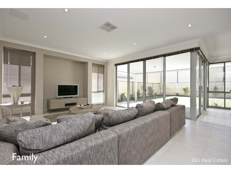 25 Tibicen Road, Tapping WA 6065