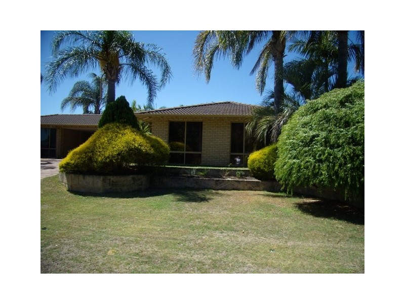 39 Chichester Drive, Woodvale WA 6026