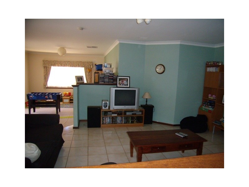 39 Chichester Drive, Woodvale WA 6026