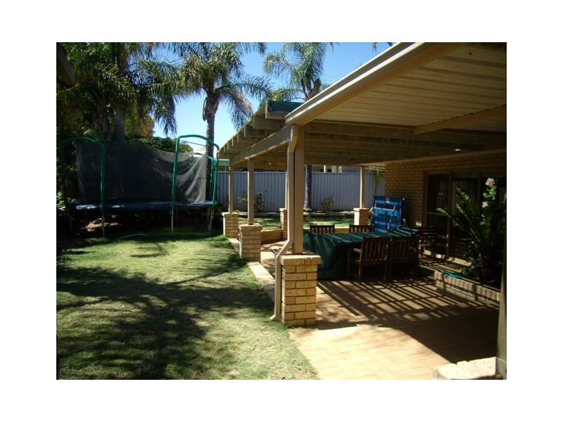 39 Chichester Drive, Woodvale WA 6026