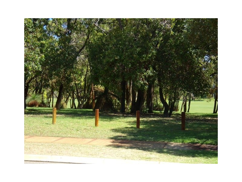 39 Chichester Drive, Woodvale WA 6026