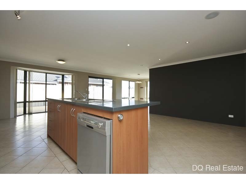 43 Castroreale Blvd, Sinagra WA 6065