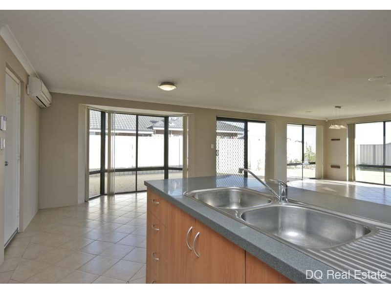 43 Castroreale Blvd, Sinagra WA 6065