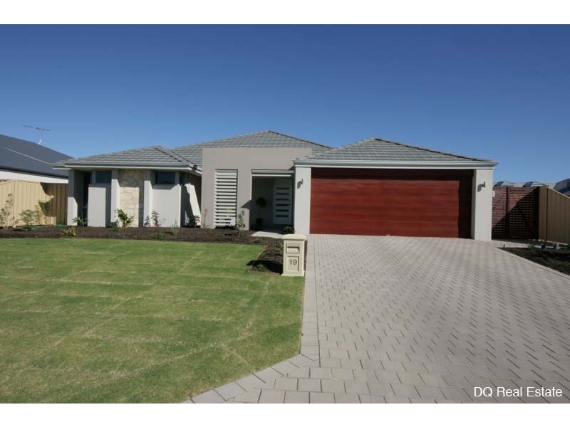 19 Cozens Road, Tapping WA 6065
