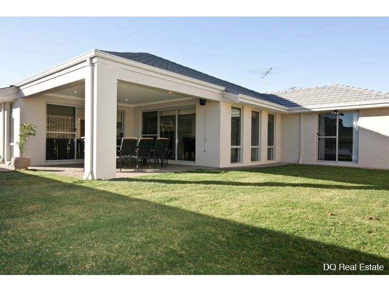 19 Cozens Road, Tapping WA 6065