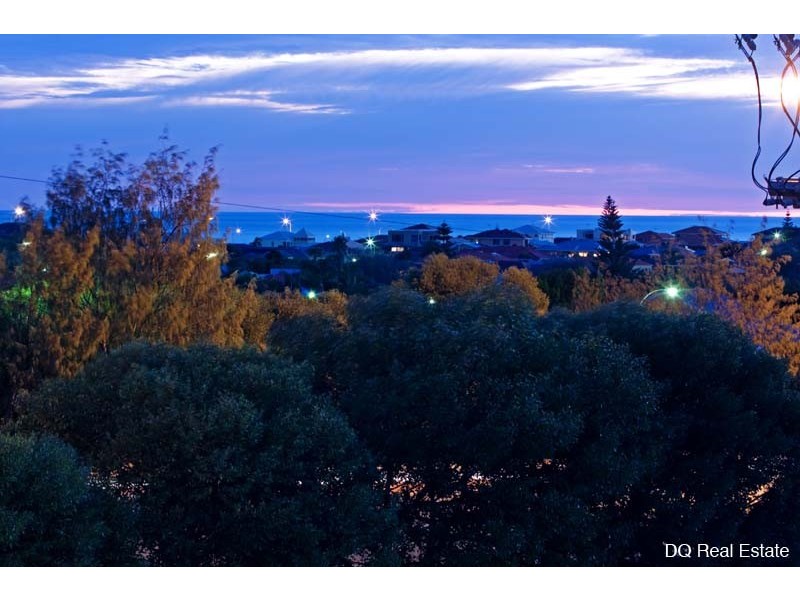 25 Windward Loop, Ocean Reef WA 6027