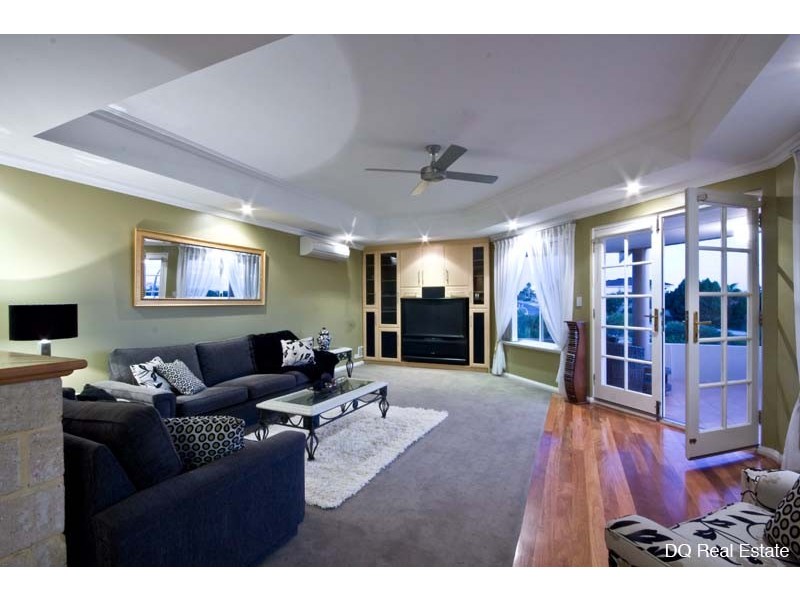 25 Windward Loop, Ocean Reef WA 6027