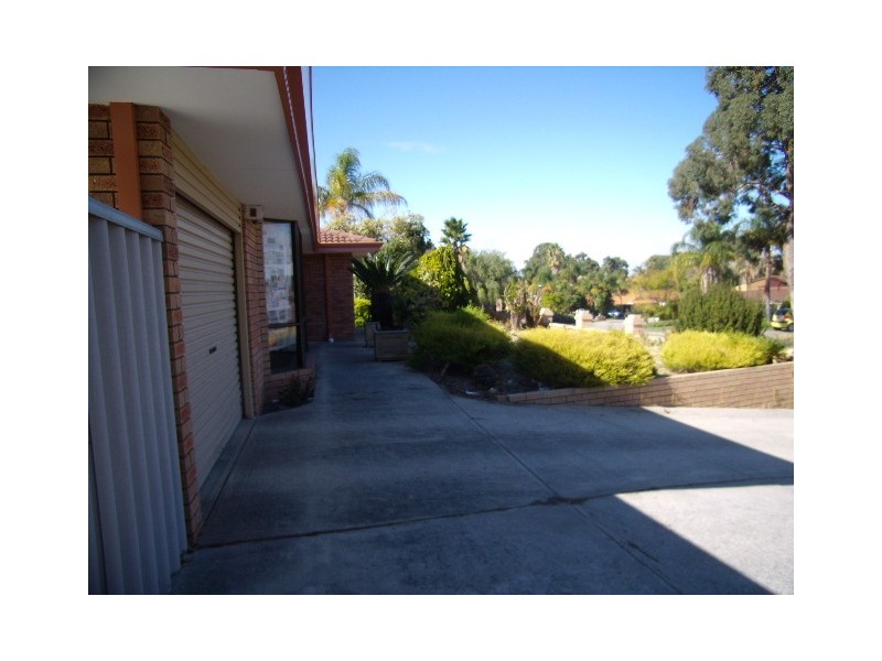 32 Ridgehaven Ramble, Ballajura WA 6066