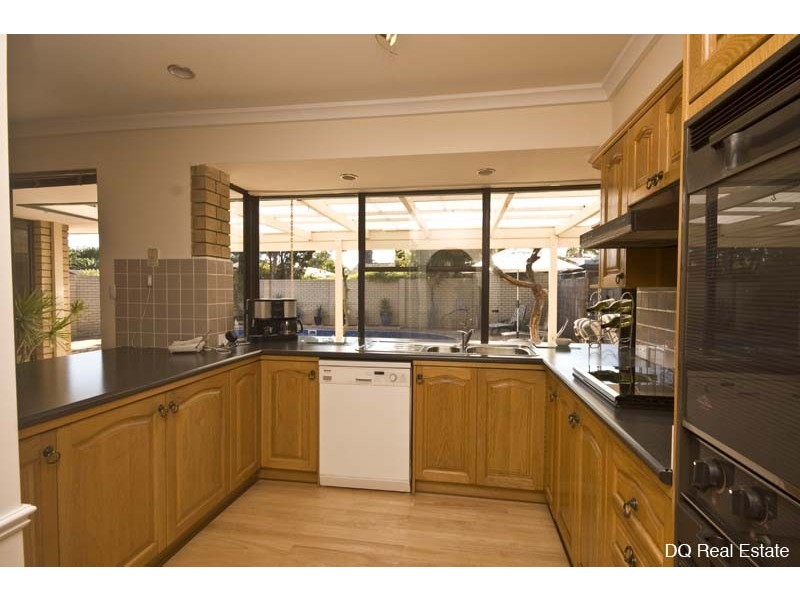 82 Lakeview Drive, Edgewater WA 6027