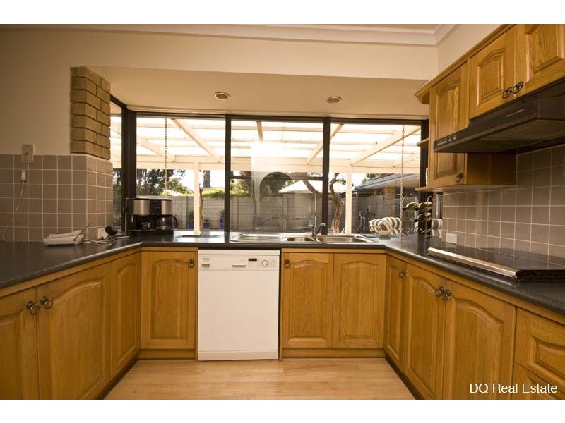 82 Lakeview Drive, Edgewater WA 6027