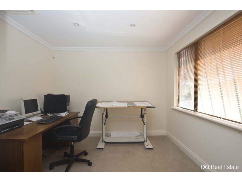 82 Lakeview Drive, Edgewater WA 6027