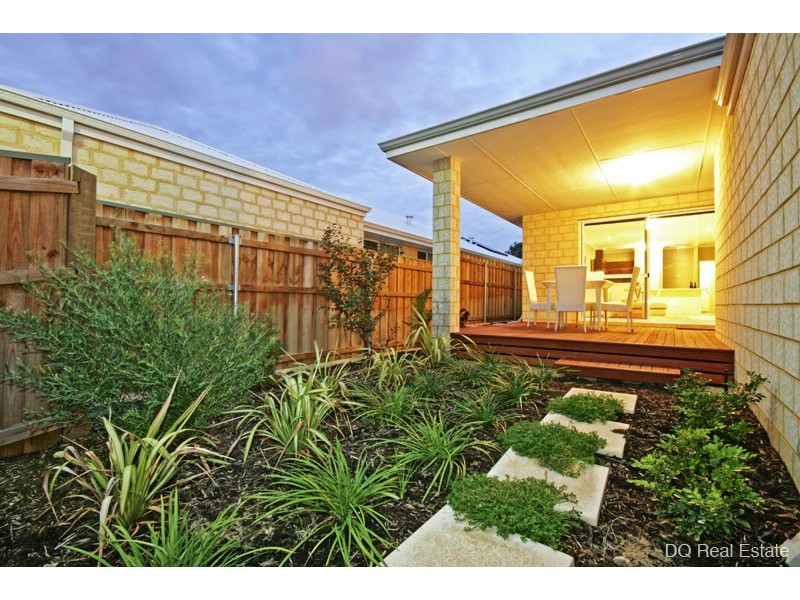 6 Oyster Lane, Yanchep WA 6035