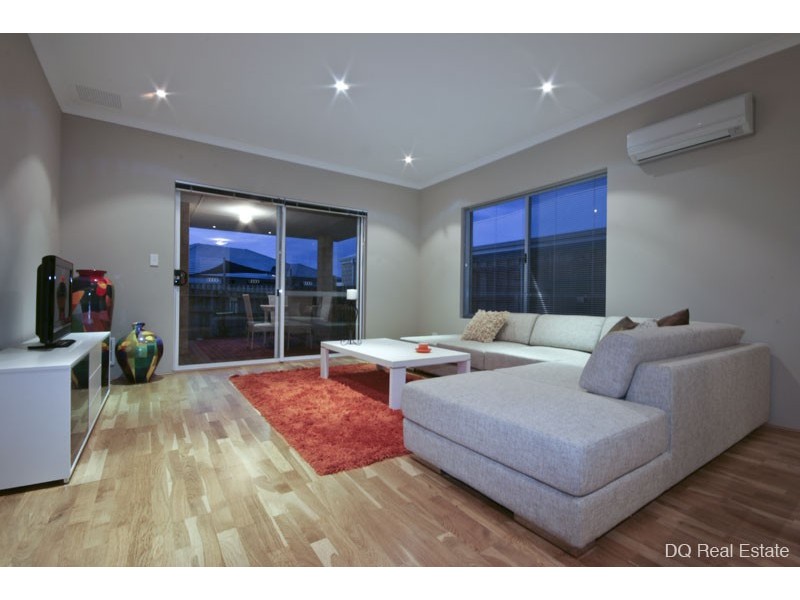 6 Oyster Lane, Yanchep WA 6035