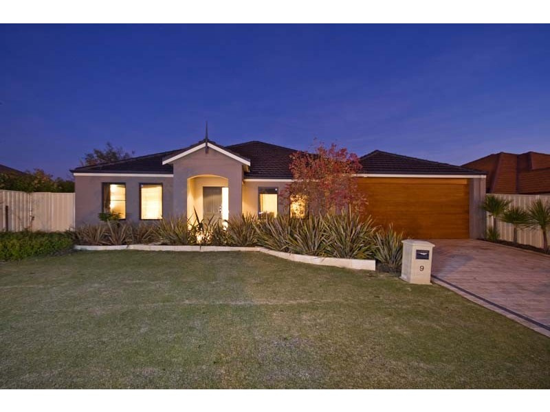 9 Tandara Fairway, Tapping WA 6065
