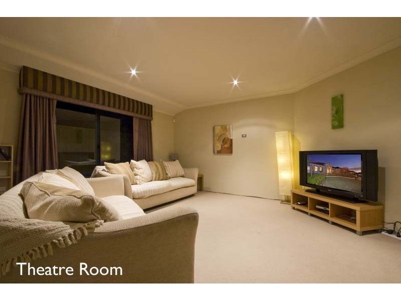 9 Tandara Fairway, Tapping WA 6065