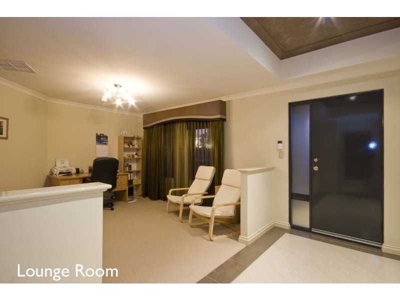 9 Tandara Fairway, Tapping WA 6065