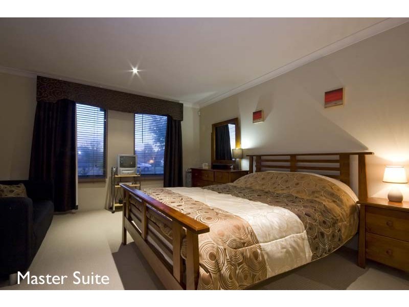 9 Tandara Fairway, Tapping WA 6065