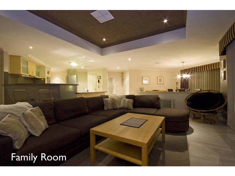 9 Tandara Fairway, Tapping WA 6065