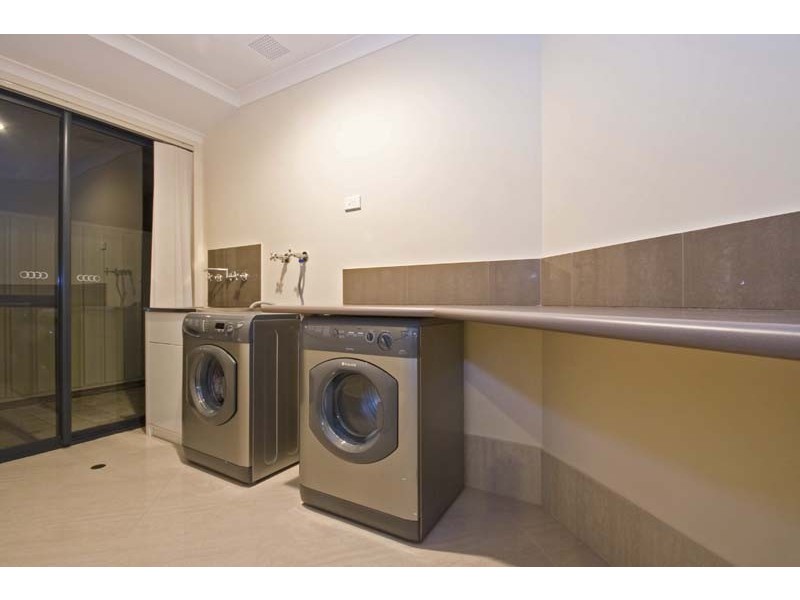 9 Tandara Fairway, Tapping WA 6065