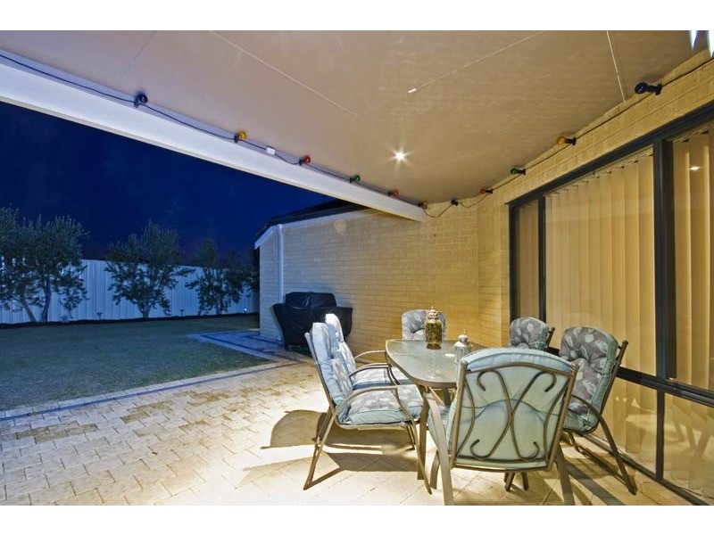 9 Tandara Fairway, Tapping WA 6065