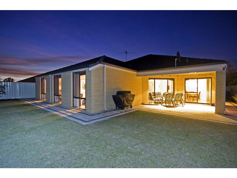 9 Tandara Fairway, Tapping WA 6065